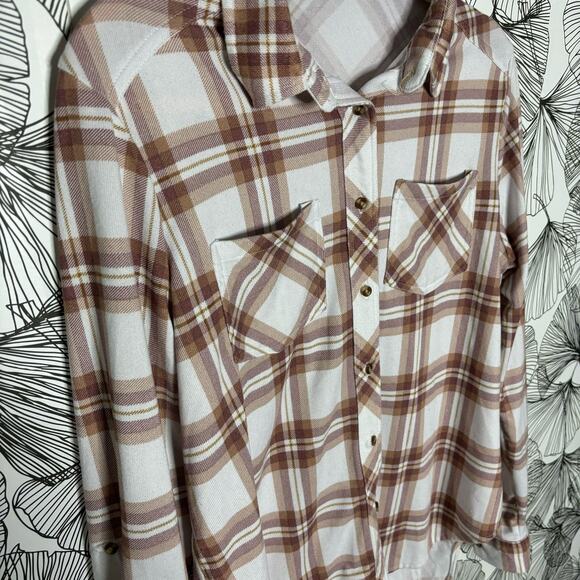 Eden & Olivia Plaid Button-Front Long Sleeve Roll Tab Shirt Women's Size: Medium - Picture 8 of 8